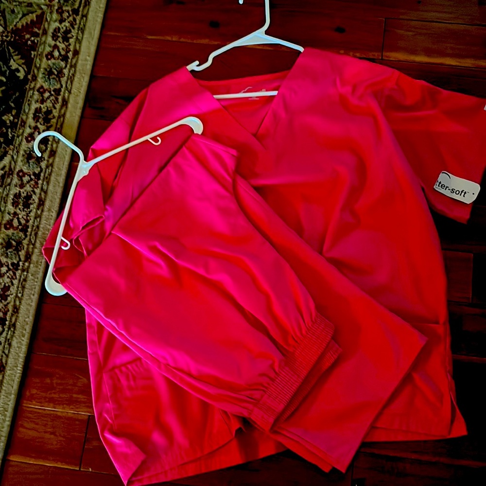 Women’s 2x scrub too and xl pants